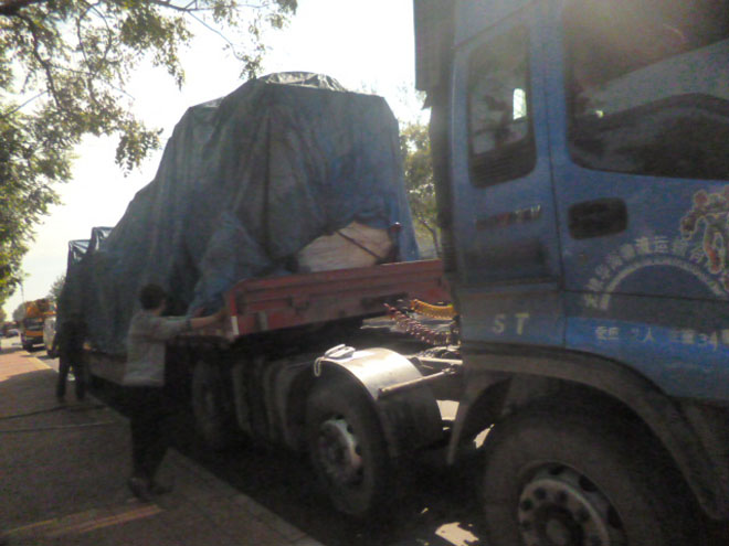 大型吊車叉車租賃,工廠搬遷,大型設備安裝吊裝移位,上樓下坑,搬運就位及150以上高空吊裝