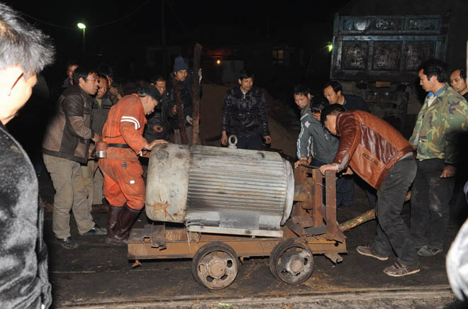 大型吊車叉車租賃,工廠搬遷,大型設備安裝吊裝移位,上樓下坑,搬運就位及150以上高空吊裝