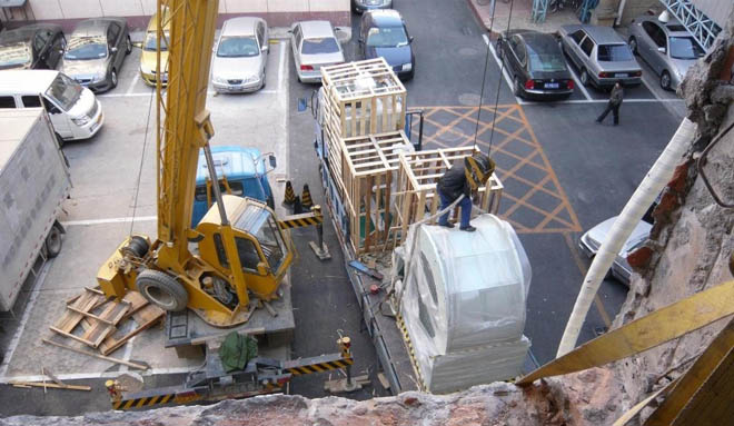 大型吊車叉車租賃,工廠搬遷,大型設備安裝吊裝移位,上樓下坑,搬運就位及150以上高空吊裝